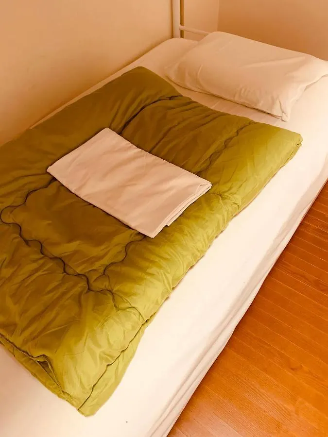 Guesthouse Shiawase Eki Fukuoka Vendégház