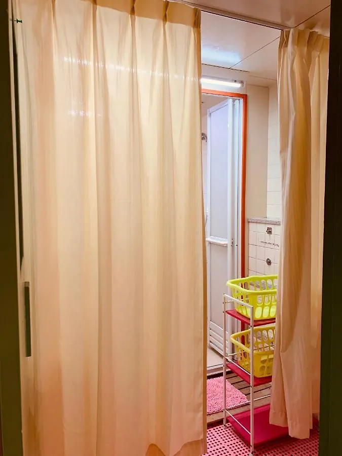 Guesthouse Shiawase Eki Fukuoka 0*,  Japán